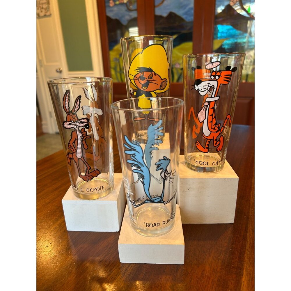 Vintage Pepsi Looney Tunes Glass Tumblers.